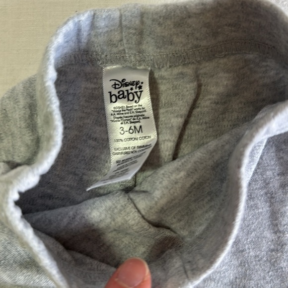 Disney Baby - White and Gray 2-piece Winnie the Pooh Outfit - Picture 6 of 6